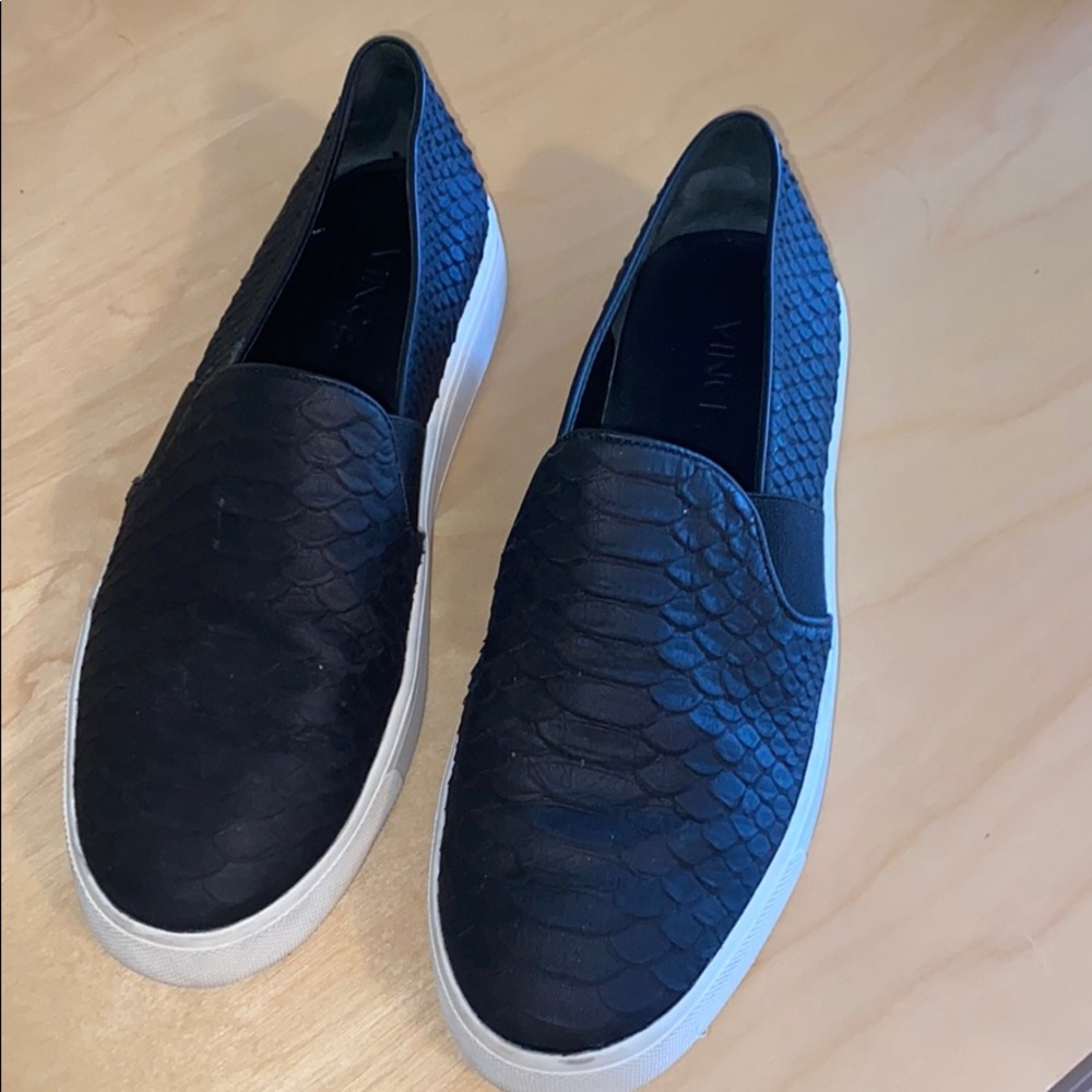 Vince Black Gator Print Blair Shoes Size 6.5